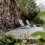 Haus Wanderlust - Zwei In Einem Haus Für Bis Zu 13 Personen - Naturnah, Stilvoll Eingerichtet - Ideal Für Familien Und Gruppen