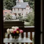 Apartamento Haus Wanderlust - Zwei In Einem Haus Für Bis Zu 13 Personen - Naturnah, Stilvoll Eingerichtet - Ideal Für Familien Und Gruppen