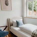 Haus Wanderlust - Zwei In Einem Haus Für Bis Zu 13 Personen - Naturnah, Stilvoll Eingerichtet - Ideal Für Familien Und Gruppen Apartamento