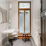 Apartamento Haus Wanderlust - Zwei In Einem Haus Für Bis Zu 13 Personen - Naturnah, Stilvoll Eingerichtet - Ideal Für Familien Und Gruppen *