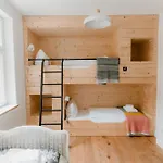 Haus Wanderlust - Zwei In Einem Haus Für Bis Zu 13 Personen - Naturnah, Stilvoll Eingerichtet - Ideal Für Familien Und Gruppen Apartamento