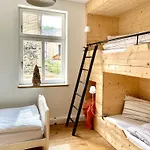 Haus Wanderlust - Zwei In Einem Haus Fuer Bis Zu 13 Personen - Naturnah, Stilvoll Eingerichtet - Ideal Fuer Familien Und Gruppen