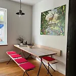 Apartamento Haus Wanderlust - Zwei In Einem Haus Für Bis Zu 13 Personen - Naturnah, Stilvoll Eingerichtet - Ideal Für Familien Und Gruppen *