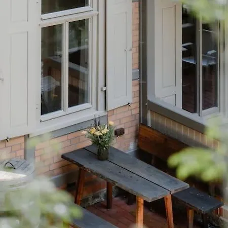 Appartamento Haus Wanderlust - Zwei In Einem Haus Fuer Bis Zu 13 Personen - Naturnah, Stilvoll Eingerichtet - Ideal Fuer Familien Und Gruppen Thale