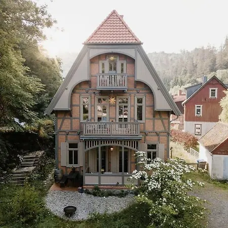 Haus Wanderlust - Zwei In Einem Haus Fuer Bis Zu 13 Personen - Naturnah, Stilvoll Eingerichtet - Ideal Fuer Familien Und Gruppen Appartamento Thale