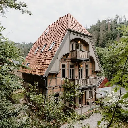 Haus Wanderlust - Zwei In Einem Haus Fuer Bis Zu 13 Personen - Naturnah, Stilvoll Eingerichtet - Ideal Fuer Familien Und Gruppen *