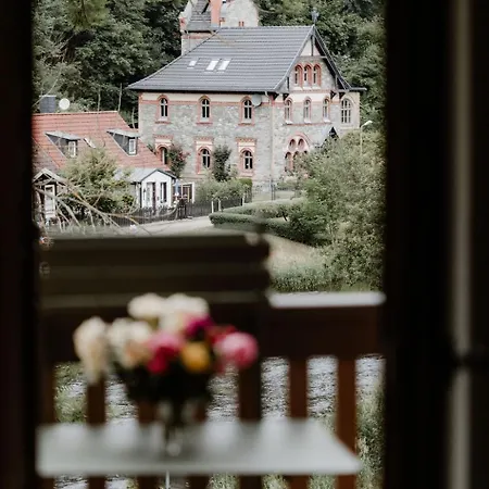 Appartamento Haus Wanderlust - Zwei In Einem Haus Fuer Bis Zu 13 Personen - Naturnah, Stilvoll Eingerichtet - Ideal Fuer Familien Und Gruppen