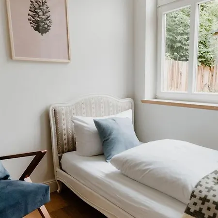 Haus Wanderlust - Zwei In Einem Haus Fuer Bis Zu 13 Personen - Naturnah, Stilvoll Eingerichtet - Ideal Fuer Familien Und Gruppen Appartamento
