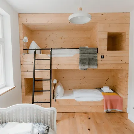 Haus Wanderlust - Zwei In Einem Haus Fuer Bis Zu 13 Personen - Naturnah, Stilvoll Eingerichtet - Ideal Fuer Familien Und Gruppen Appartamento