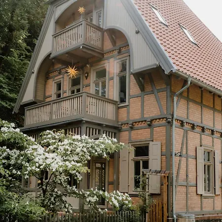 Appartamento Haus Wanderlust - Zwei In Einem Haus Fuer Bis Zu 13 Personen - Naturnah, Stilvoll Eingerichtet - Ideal Fuer Familien Und Gruppen *