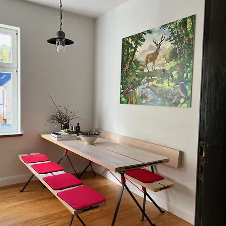 Appartamento Haus Wanderlust - Zwei In Einem Haus Fuer Bis Zu 13 Personen - Naturnah, Stilvoll Eingerichtet - Ideal Fuer Familien Und Gruppen *