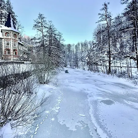 Haus Wanderlust - Zwei In Einem Haus Fuer Bis Zu 13 Personen - Naturnah, Stilvoll Eingerichtet - Ideal Fuer Familien Und Gruppen Appartement Thale