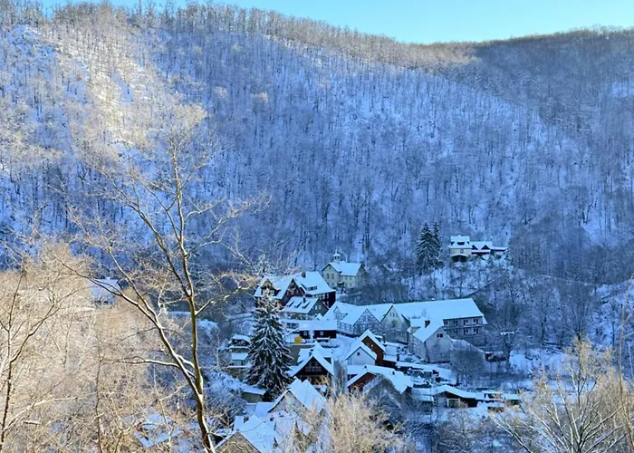 شقة Haus Wanderlust - Zwei In Einem Haus Fuer Bis Zu 13 Personen - Naturnah, Stilvoll Eingerichtet - Ideal Fuer Familien Und Gruppen ثال